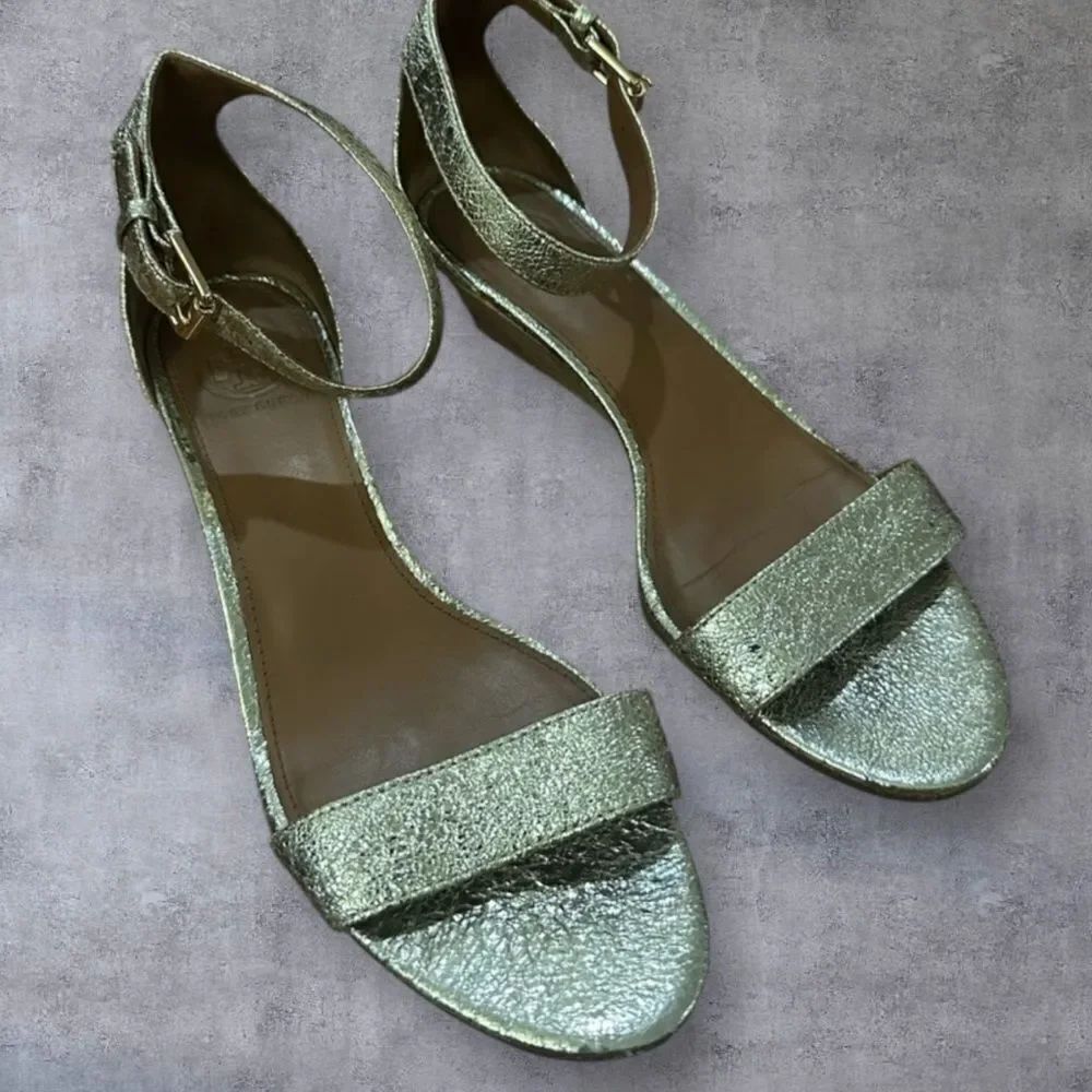 TORY BURCH Elegant Gold Ankle Strap Sandals SIZE 7.5